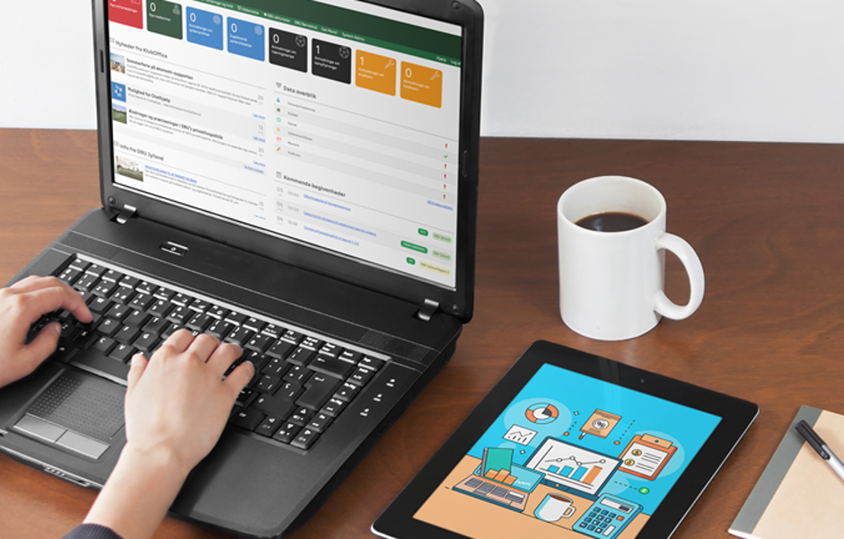 pc-laptop-and-ipad-mockup.png